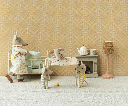 Maileg Nursery Table Mouse Off-White