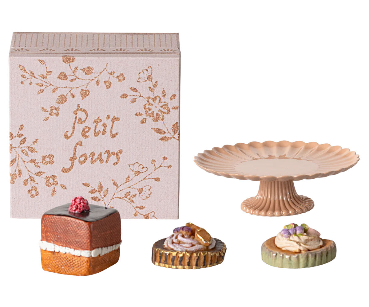 Maileg Cakes & Cake Stand Mini
