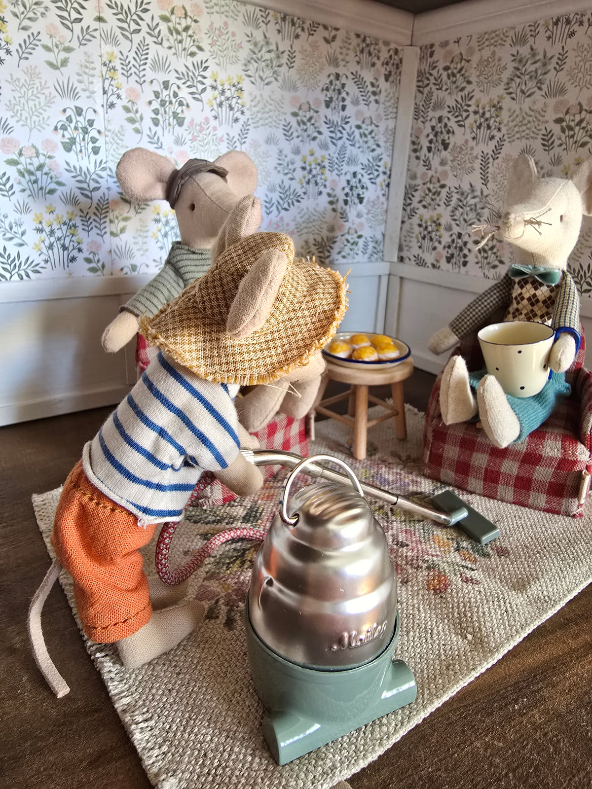 Maileg Vacuum Cleaner Mouse
