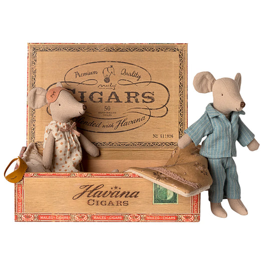 Maileg Mum & Dad Mice in Box 2025